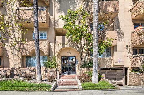 Bright Burbank Condo Less Than 2 Mi to Griffith Park! in Burbank, USA