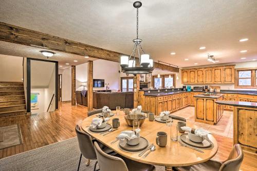 Spacious Elk Park Lodge with Game Room and Fire Pit!