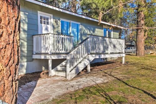 . Quiet Apartment with Deck Hiking, Lake and More!