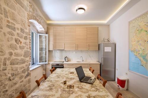 ห้องครัว, CENTRUM HOSTEL in เมืองเก่ากอตอร์