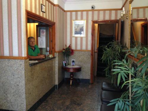 Seven Dials Hotel - image 13