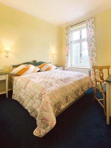 1 queen bed