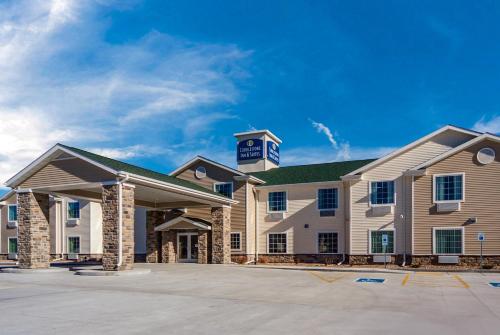 Cobblestone Inn & Suites-Fremont - Hotel