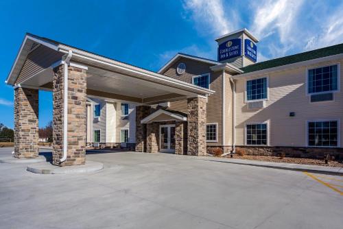 Cobblestone Inn & Suites-Fremont