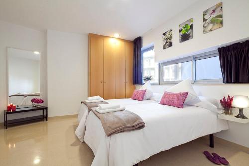 Charmsuites Nou Rambla - image 3