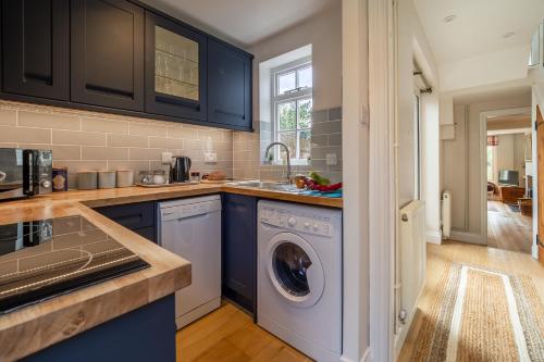 Køkken, Adorable cottage with a log burner in heavenly village - Constable Lodge in Nayland