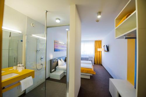 2 twin beds
