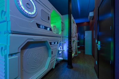 Art Seven Hostel Capsules, Мадрид (фото 9)