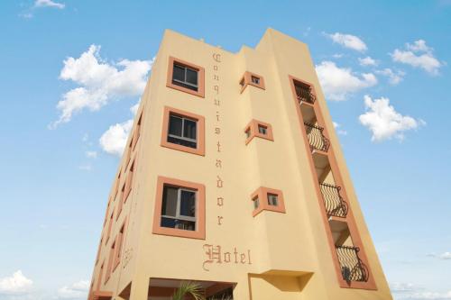 Exterior view, Hotel Conquistador in Mazatlán