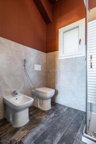 Bathroom, La Belle Maison in Saragozza