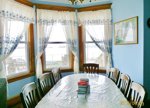Facilities, Harbor House Bed and Breakfast in Staten Island