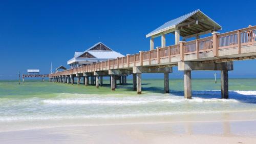 Strand, Candlewood Suites Safety Harbor By IHG in Safety Harbor