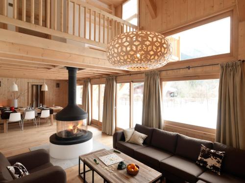 Shared lounge/TV area, Les Chalets des Liarets in Les Gaudenays
