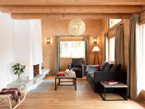 Shared lounge/TV area, Les Chalets des Liarets in Les Gaudenays