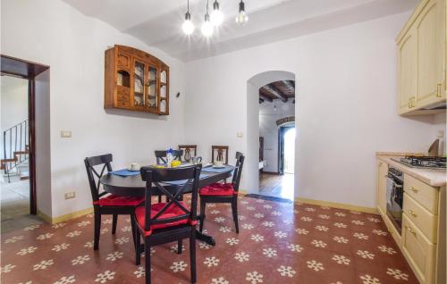  Amazing home in Ficarra with Outdoor swimming pool, WiFi and 5 Bedrooms in Ficarra