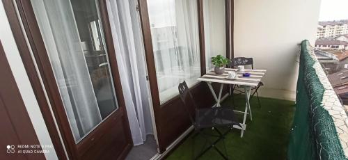 M & L in อาบิลิ