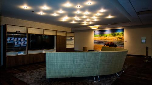 Front desk [24-hour]