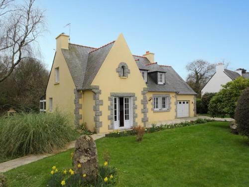 Classic Breton holiday home on the Pink Granite Coast gîte à louer Becléguer