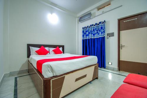 Flagship 24849 Madhuram Vihar