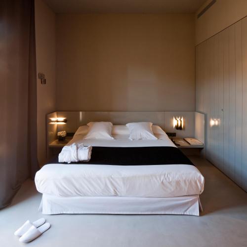 Double or Twin Room image 4