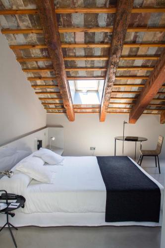 Superior Double or Twin Room image 6