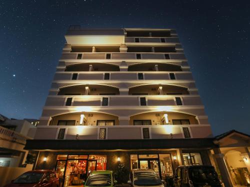 Hotel 385, Mijakodžima