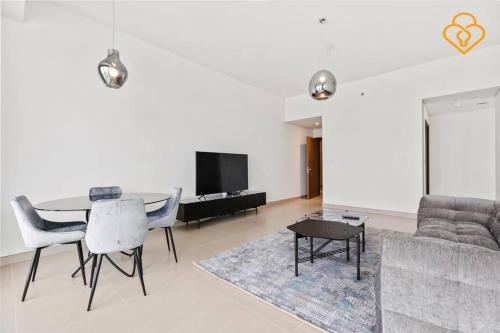 Keysplease Fascinating SeaViews! 2 B/R Luxury Apt 52/42 Marina - image 10
