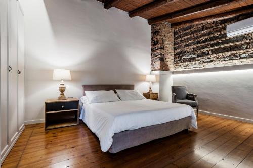 One-Bedroom Apartment - Split Level image 8