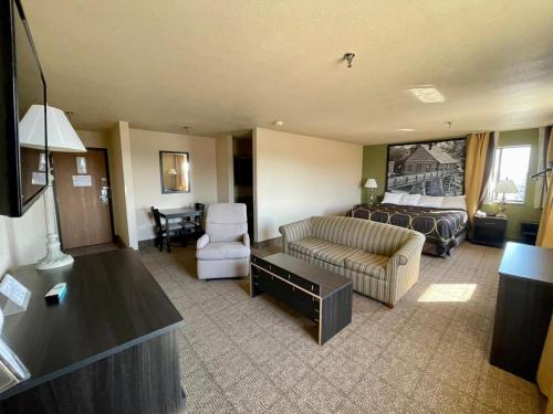 Super 8 by Wyndham Macon - image 10
