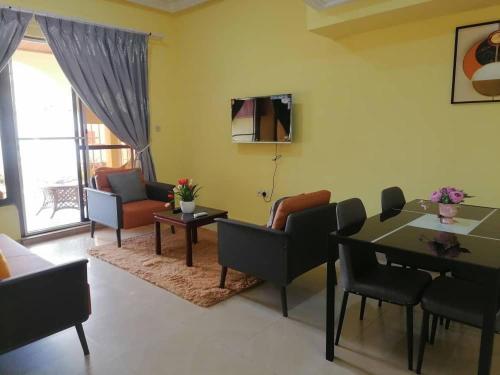 B&B Kumasi - Cheerful 2-bedroom Apartment with free parking - Bed and Breakfast Kumasi