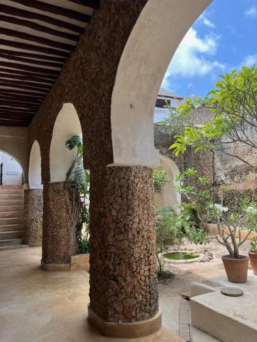 Létesítmények, Subira House in Lamu