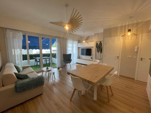One-Bedroom Apartment image 4
