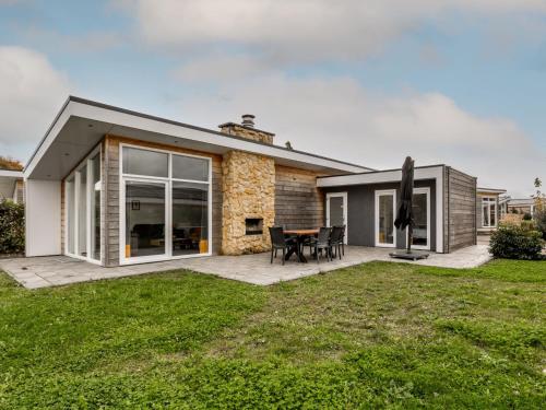 Holiday Home Green Resort Mooi Bemelen-1 by Interhome