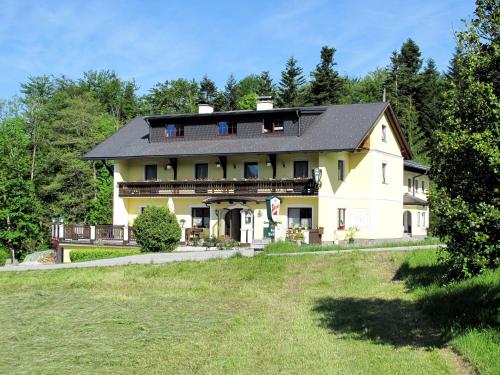 Apartment Larche by Interhome in Oberwang