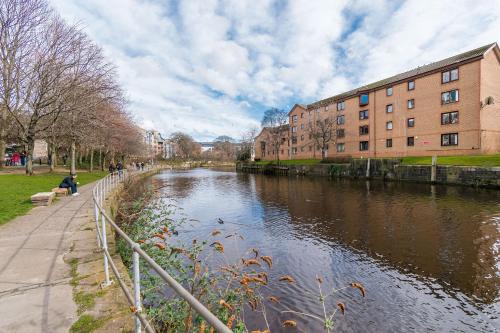 Picture of Amazing Apartments - Great Junction St - By Water Of Leith