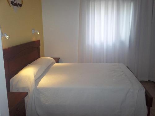 One-Bedroom Apartment image 1