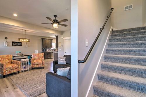 Lampe Retreat with Pool Access - Walk to Lake! Lampe Retreat with Pool Access - Walk to Lake!