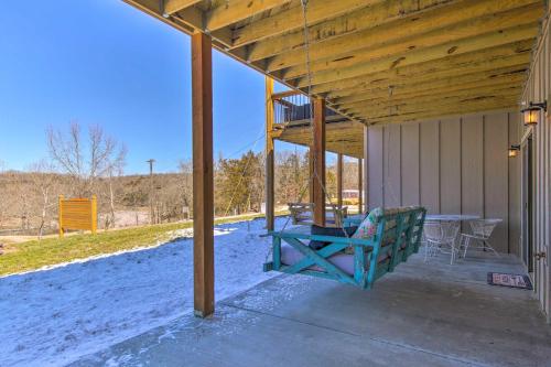 Lampe Retreat with Pool Access - Walk to Lake! Lampe Retreat with Pool Access - Walk to Lake!