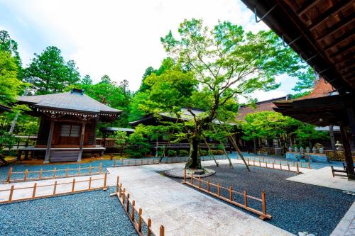 高野山 宿坊 龍泉院 -Koyasan Shukubo Ryusenin-