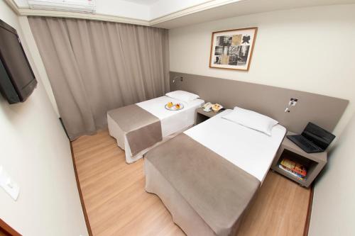 2 twin beds, 1 sofa bed