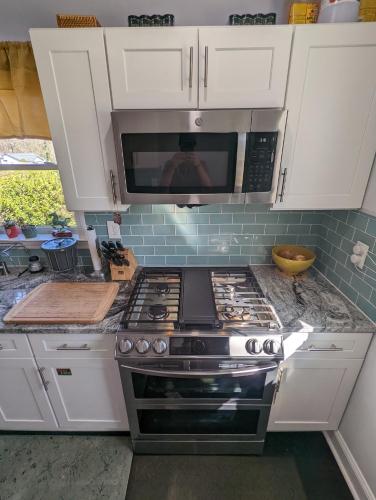 Kitchen, eKstasis Hostel & Urban Farm in Cascade Road