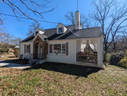 Exterior view, eKstasis Hostel & Urban Farm in Cascade Road