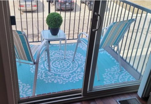 Cozy Tri-level Townhouse - 3 min from Outdoor Mall at Partridge Creek in Waldenburg, USA