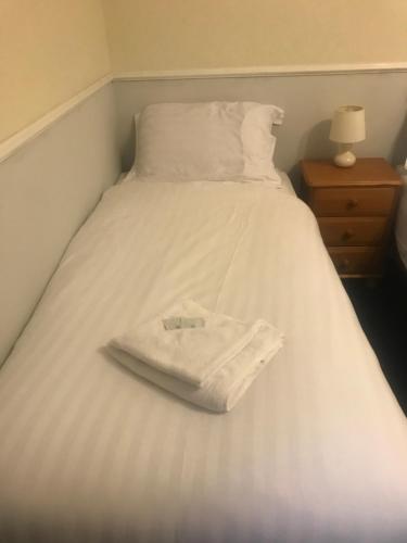 Standard Triple Room image 6