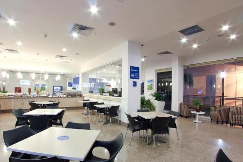 Restaurant, One Guadalajara Periférico Norte in San José del Bajío
