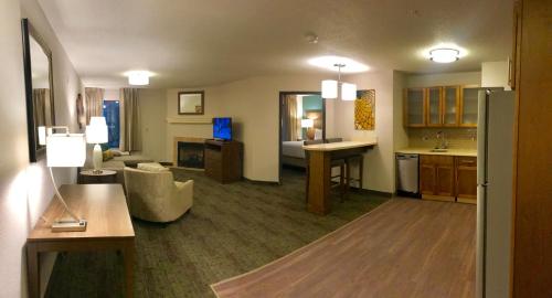 Staybridge Suites Columbia-Highway 63 & I-70, an IHG Hotel