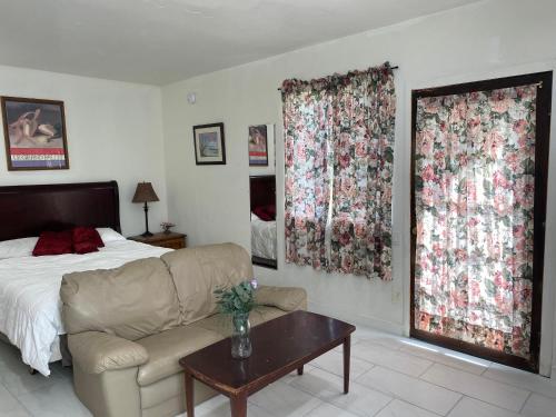 Comfy private ADU Guest house in LA