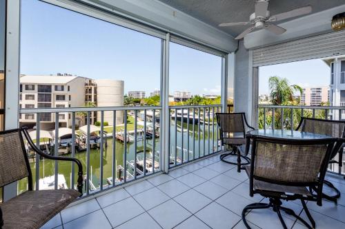 Royal Pelican 381, 2 Bedrooms, Sleeps 6, Canal View, Heated Pool, Elevator