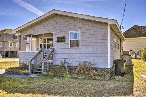 Nags Head Cottage: Screened Porch, Walk to Beach! - Nags Head Woods, NC