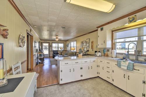 Nags Head Cottage with Deck - 1 Block to Beach! - image 14